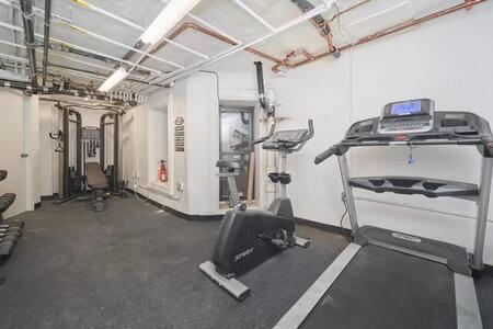 Apartamento 91-2a Stylish 3br 2bth With W D *